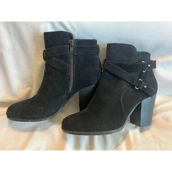 Gianni Bini Black Suede Leather Buckle Ankle Boot Women’s Bootie 10 - Picture 3 of 6